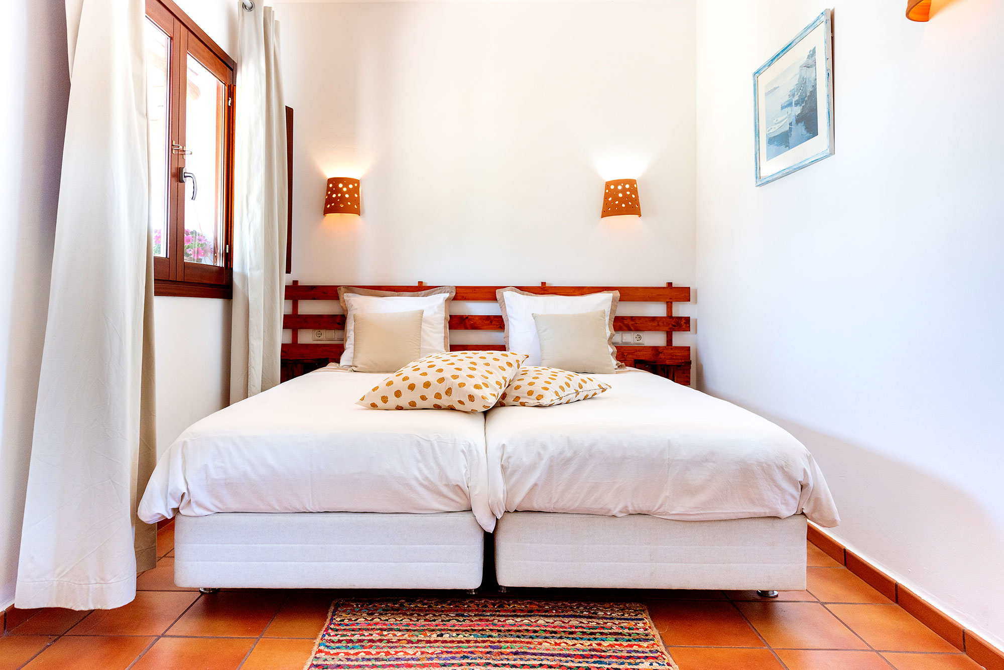 Habitación Blanca de Can Toni d'Atzaró