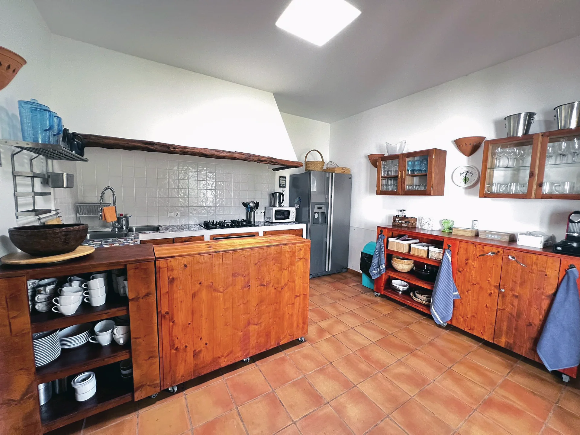 Cocina equipada de la finca Can Toni d’Atzaró